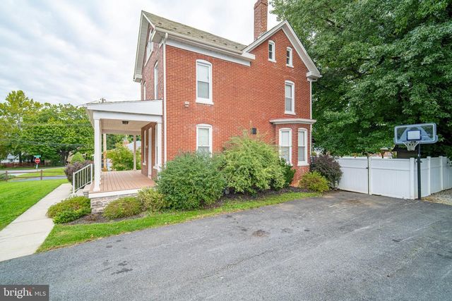 81 LONGSTOWN RD, York, PA 17402