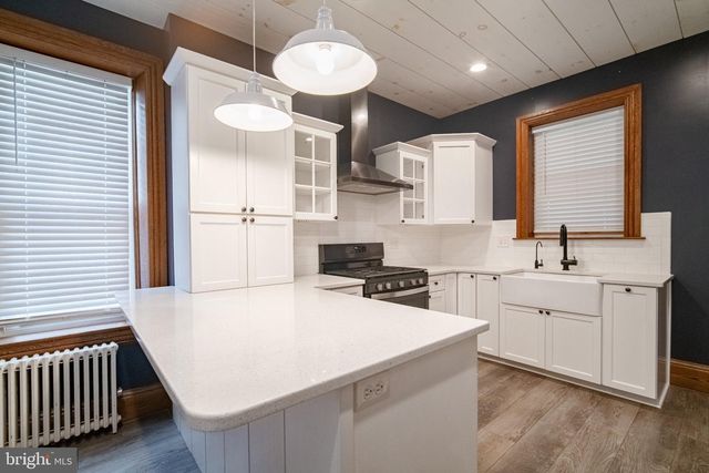 81 LONGSTOWN RD, York, PA 17402
