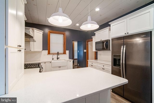 81 LONGSTOWN RD, York, PA 17402