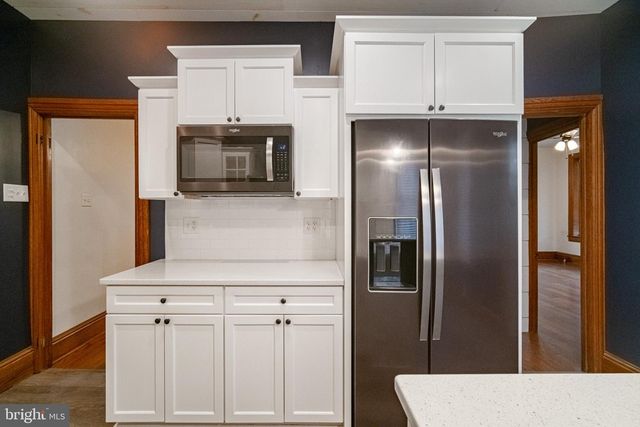 81 LONGSTOWN RD, York, PA 17402