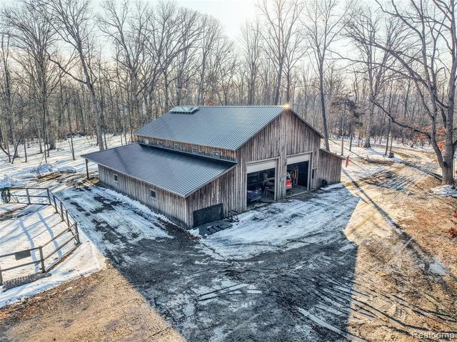 3483 Windwheel Point Drive, Pinckney, MI 48169
