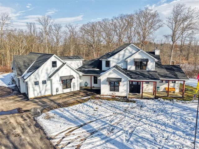 3483 Windwheel Point Drive, Pinckney, MI 48169