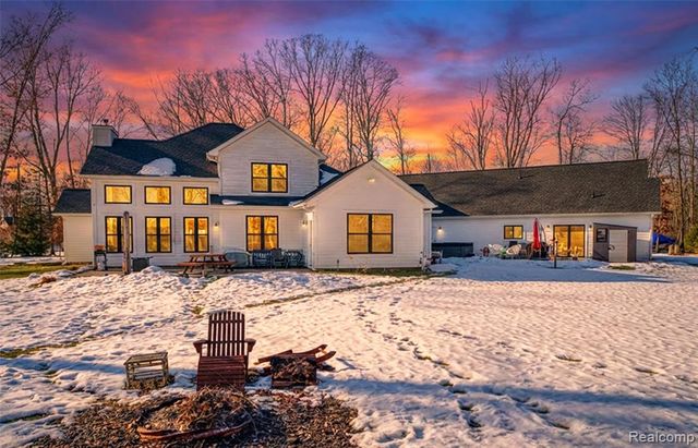 3483 Windwheel Point Drive, Pinckney, MI 48169