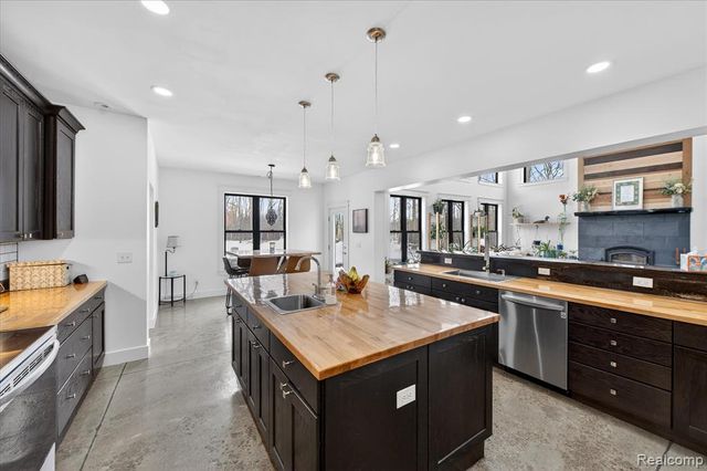 3483 Windwheel Point Drive, Pinckney, MI 48169