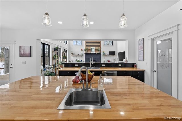 3483 Windwheel Point Drive, Pinckney, MI 48169