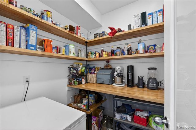 3483 Windwheel Point Drive, Pinckney, MI 48169