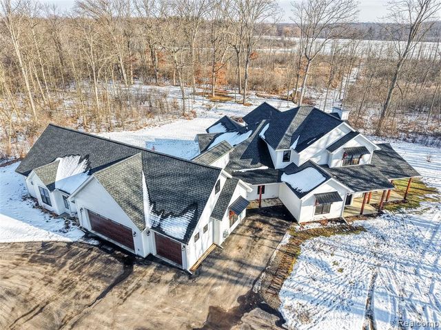 3483 Windwheel Point Drive, Pinckney, MI 48169