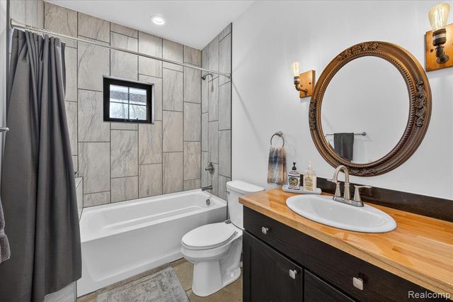 3483 Windwheel Point Drive, Pinckney, MI 48169