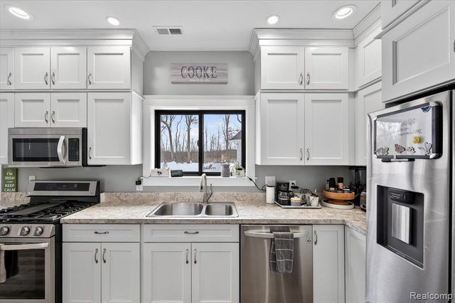 3483 Windwheel Point Drive, Pinckney, MI 48169