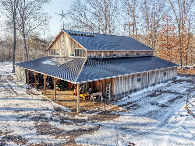 3483 Windwheel Point Drive, Pinckney, MI 48169