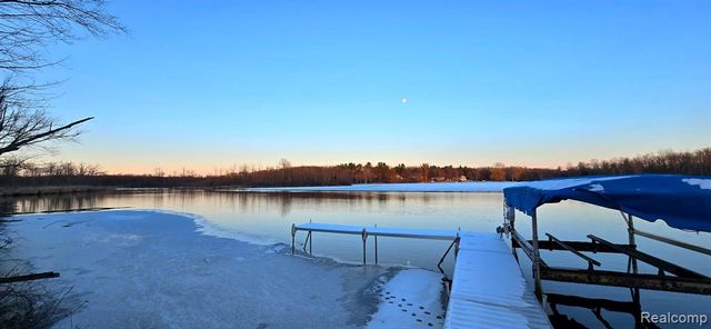 3483 Windwheel Point Drive, Pinckney, MI 48169