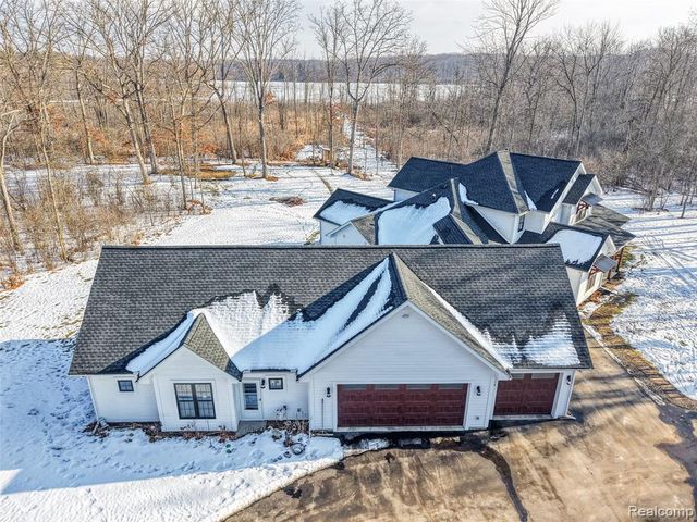 3483 Windwheel Point Drive, Pinckney, MI 48169