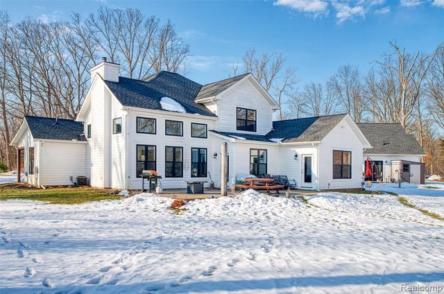 3483 Windwheel Point Drive, Pinckney, MI 48169