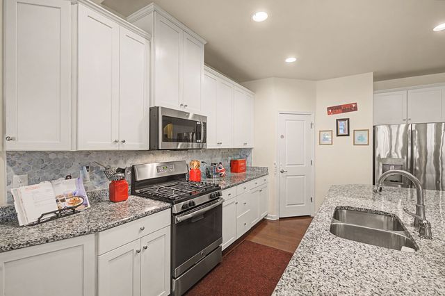 6781 Pleasant Gate Ln, College Grove, TN 37046