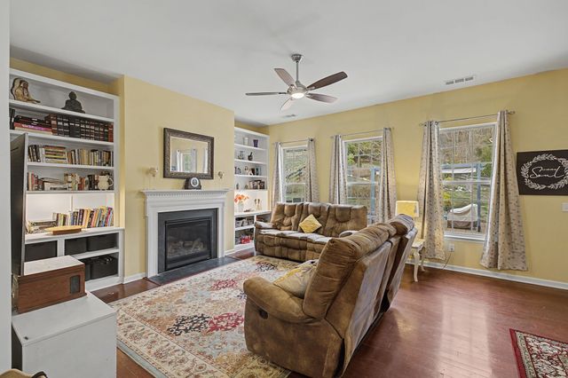 6781 Pleasant Gate Ln, College Grove, TN 37046