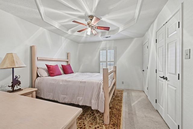 304 Trollinger Street, Whitesboro, TX 76273