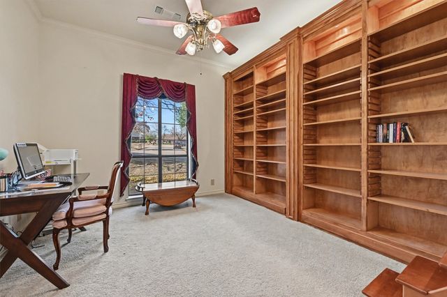 304 Trollinger Street, Whitesboro, TX 76273