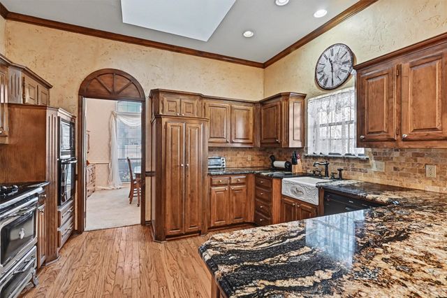 304 Trollinger Street, Whitesboro, TX 76273