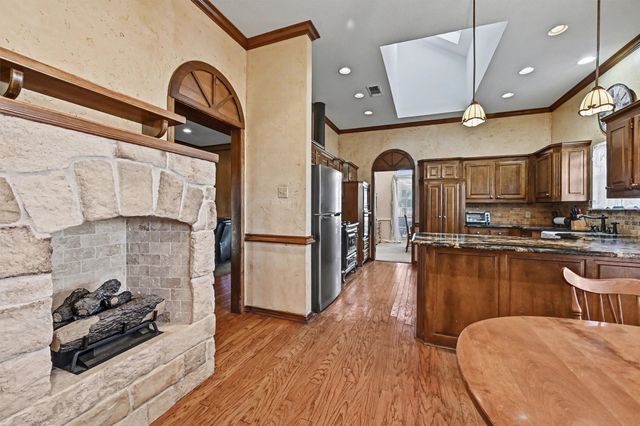 304 Trollinger Street, Whitesboro, TX 76273