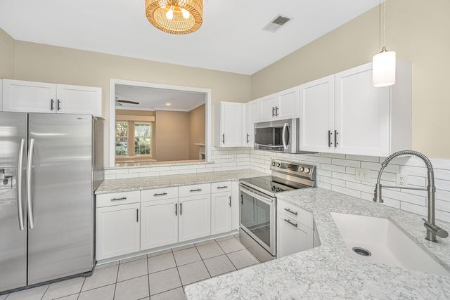 1423 Swamp Fox Lane, Charleston, SC 29412