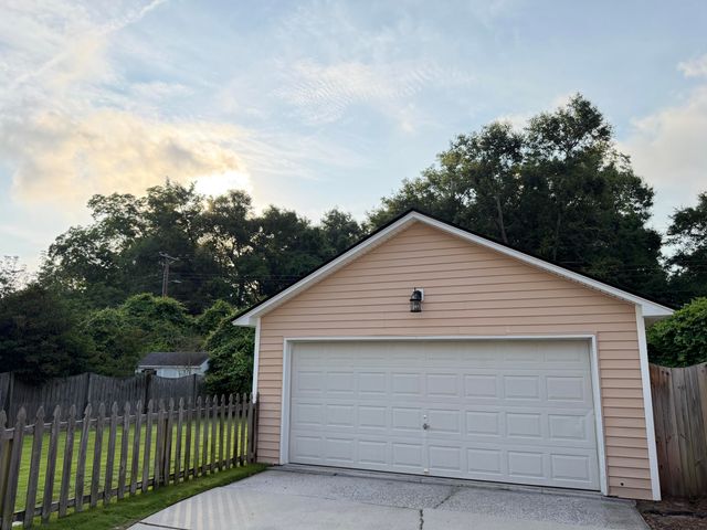 1423 Swamp Fox Lane, Charleston, SC 29412
