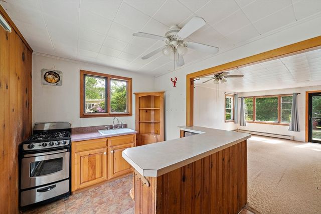52 Shirley St, Marshfield, MA 02050