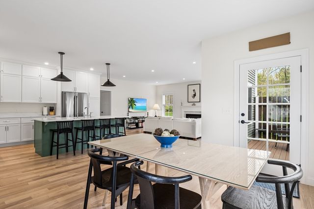 396 Elmwood Ave, Holden, MA 01522