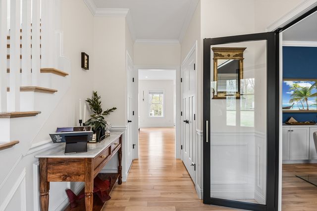 396 Elmwood Ave, Holden, MA 01522