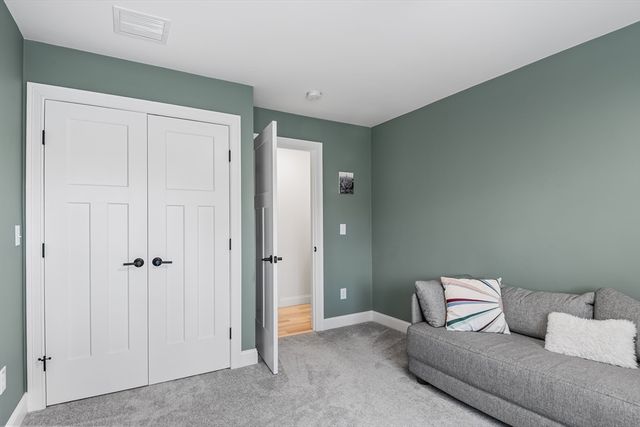 396 Elmwood Ave, Holden, MA 01522