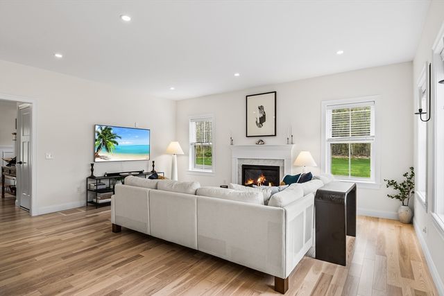 396 Elmwood Ave, Holden, MA 01522