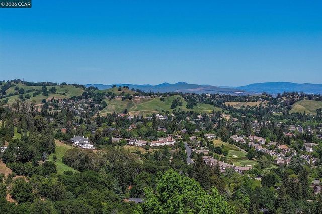 172 Haslemere Ct, Lafayette, CA 94549