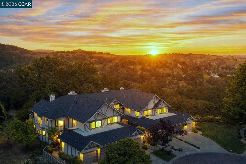 Image 1 of property listing at 172 Haslemere Ct, Lafayette, CA 94549