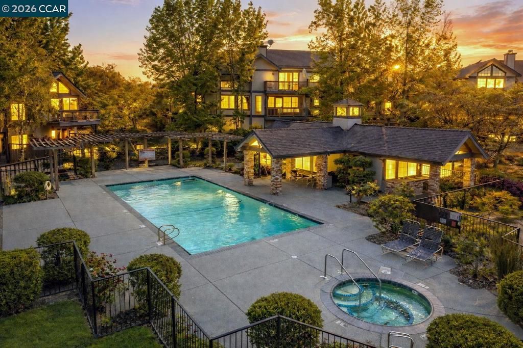 Image 39 of property listing at 172 Haslemere Ct, Lafayette, CA 94549