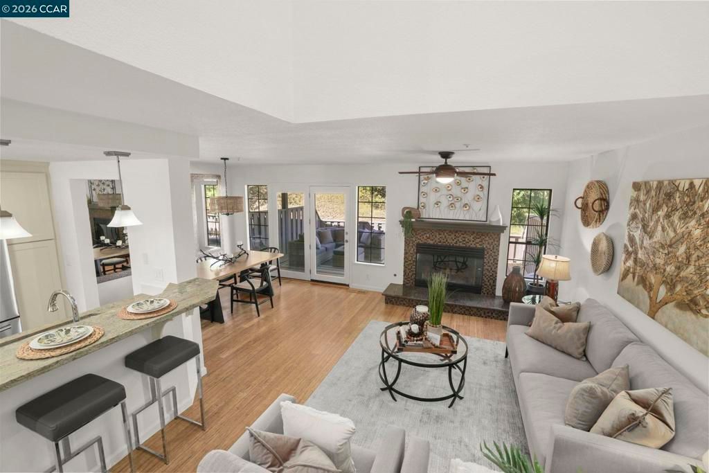 Image 7 of property listing at 172 Haslemere Ct, Lafayette, CA 94549