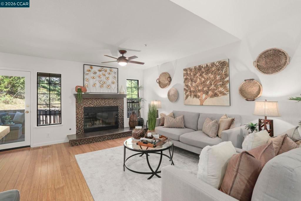 Image 9 of property listing at 172 Haslemere Ct, Lafayette, CA 94549