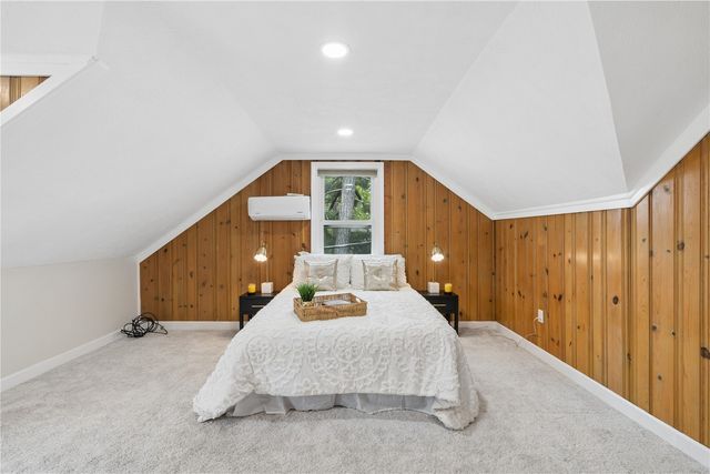 221 23rd Street NE, Cedar Rapids, IA 52402