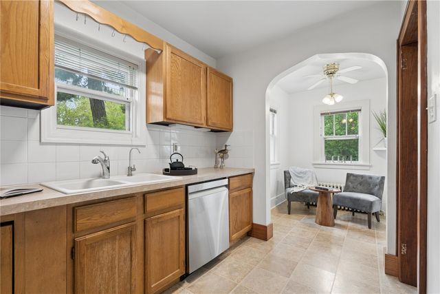 221 23rd Street NE, Cedar Rapids, IA 52402