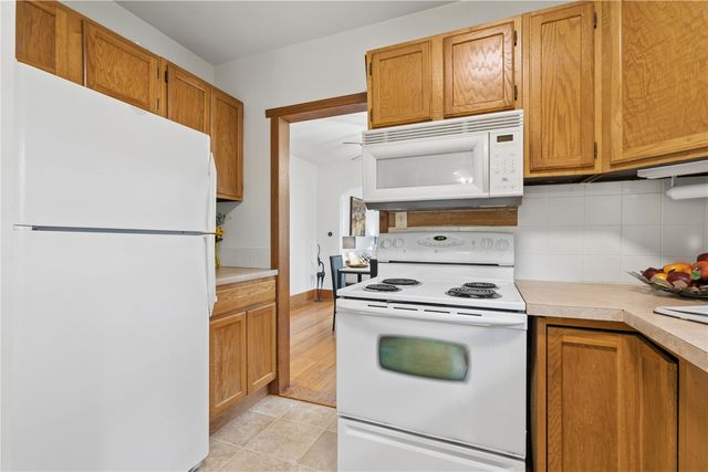 221 23rd Street NE, Cedar Rapids, IA 52402