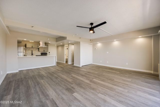 425 W Paseo Redondo Apt 9I, Tucson, AZ 85701