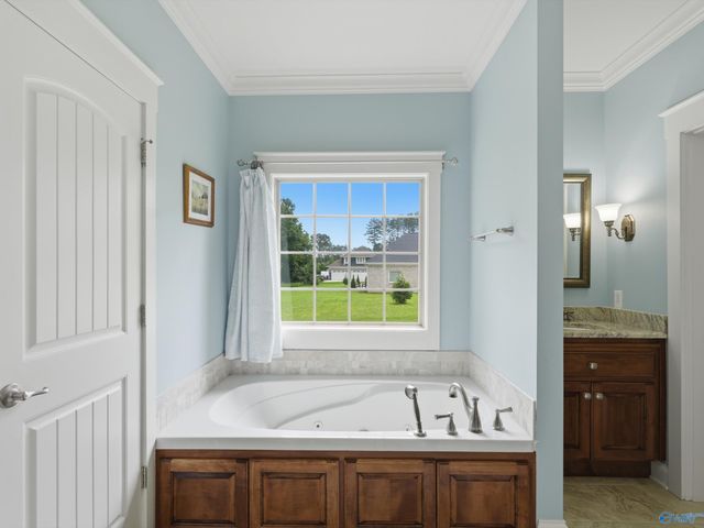 198 Worthington Lane, Guntersville, AL 35976