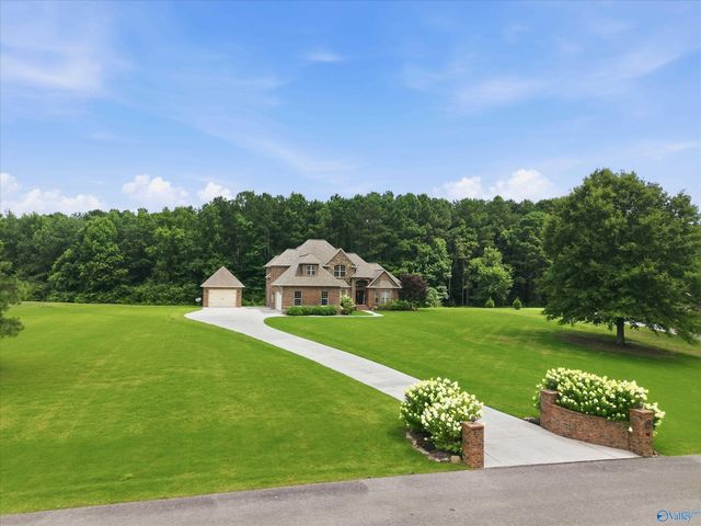 198 Worthington Lane, Guntersville, AL 35976
