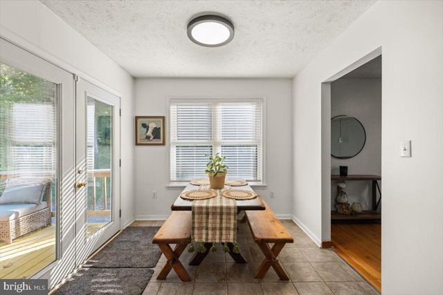 247 ARROWOOD RD, Linden, VA 22642