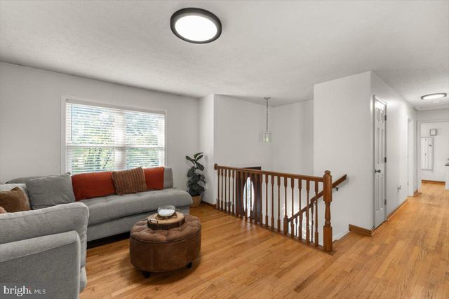 247 ARROWOOD RD, Linden, VA 22642