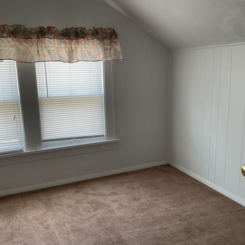 2002 RIDGE Avenue, Rockford, IL 61103