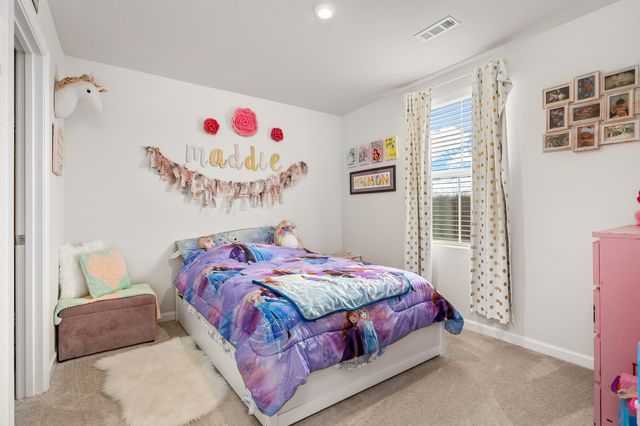 2450 Brokeshire Dr, White House, TN 37188