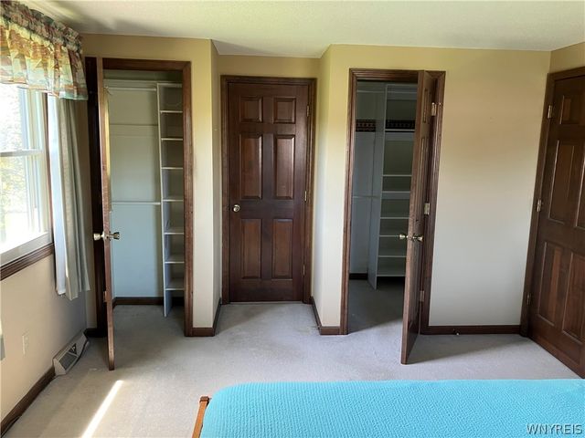 10 Pheasant Run Lane, Lancaster, NY 14086