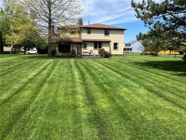 10 Pheasant Run Lane, Lancaster, NY 14086