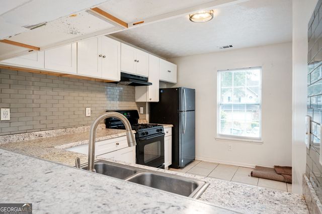 725 Oak Drive, Hapeville, GA 30354