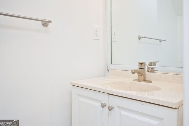 725 Oak Drive, Hapeville, GA 30354