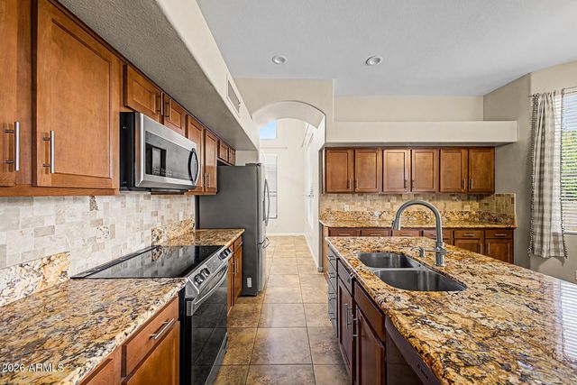 6579 W ORAIBI Drive, Glendale, AZ 85308
